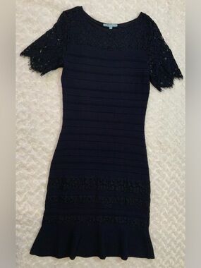 ANTONIO MELANI Navy Lace-Trim Pullover Dress Size Meduim